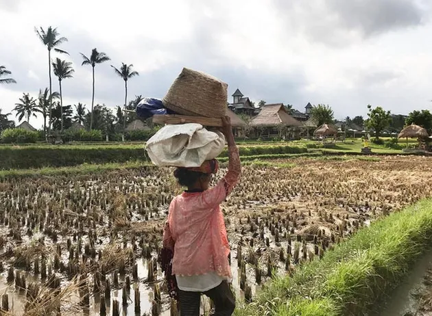 Marsha Tengker Bulan Madu