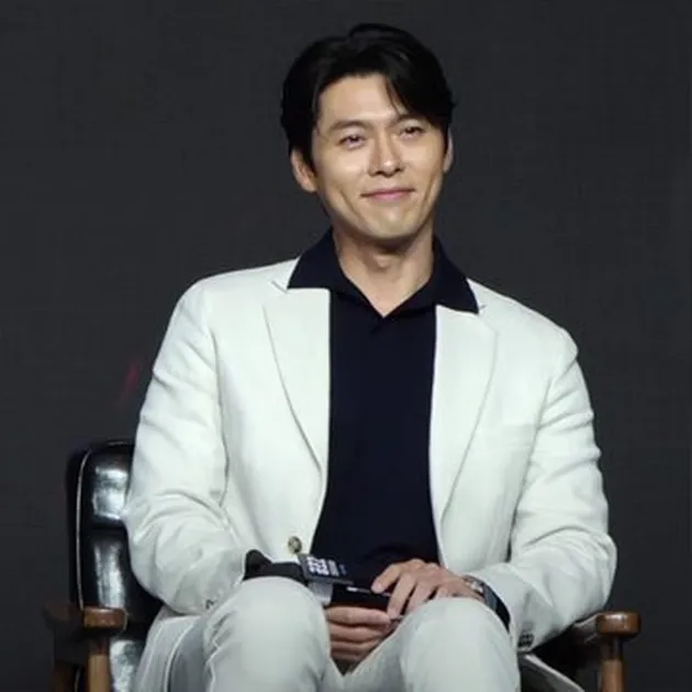 Photo of Hyun Bin at the 'CONFIDENTIAL ASSIGNMENT 2' Film Press Conference, Whispering with Yoona - Sweet Smile When Called a Father