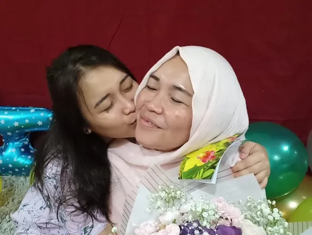 Ibu Ayu Ting Ting Ulang Tahun