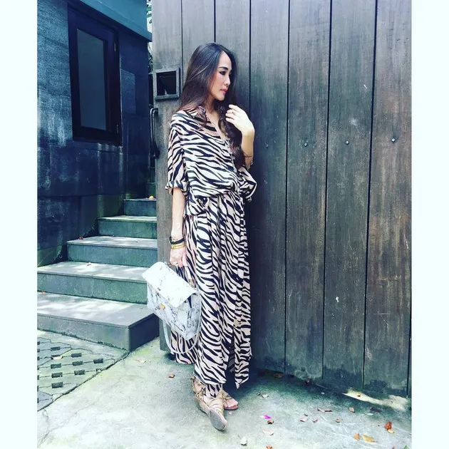 FOTO: INA ISTRI CANTIK JEREMY THOMAS, HOT MOM SOSIALITA ...