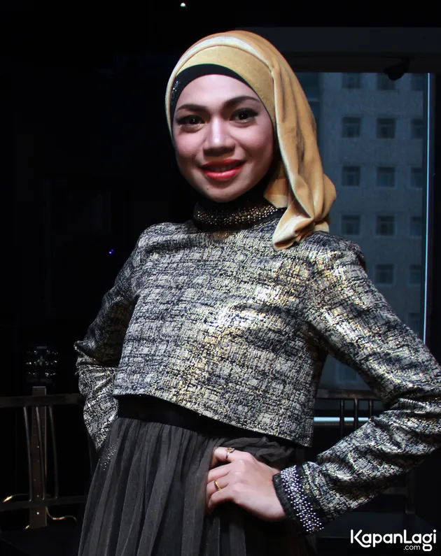 Wah, sukses terus ya untuk Indah Nevertari!