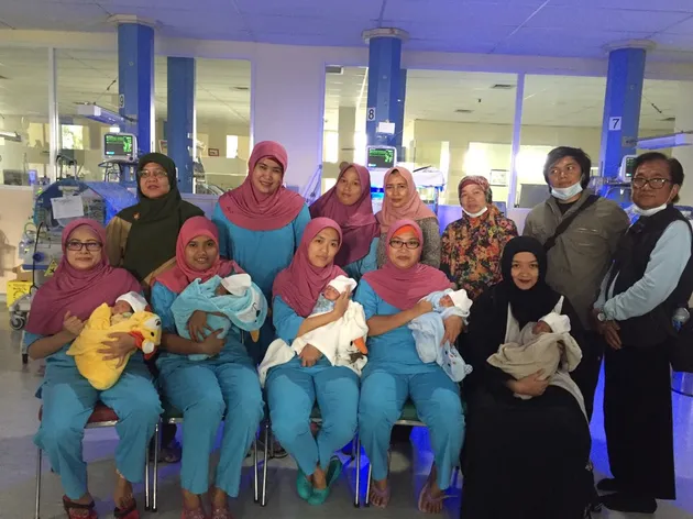 foto bayi kembar lima asal Cirebon, AIUEO