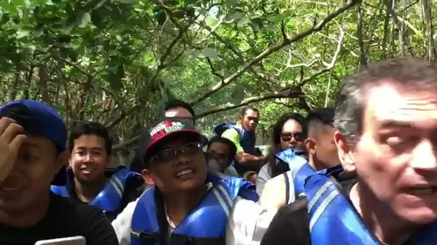 Kegiatan Ariel NOAH di Pulau Bintan