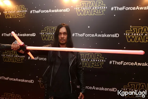 STAR WARS: THE FORCE AWAKENS