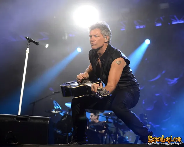 FOTO Inilah Aksi-Aksi Bon Jovi Saat Hibur 40 Ribu Penonton di GBK