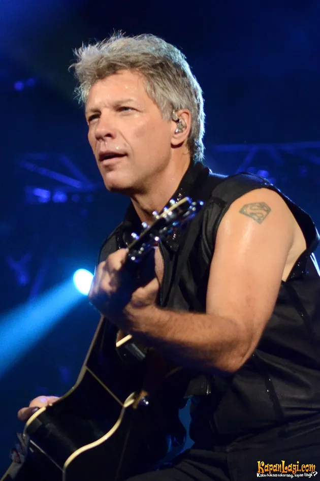 FOTO Inilah Aksi-Aksi Bon Jovi Saat Hibur 40 Ribu Penonton di GBK