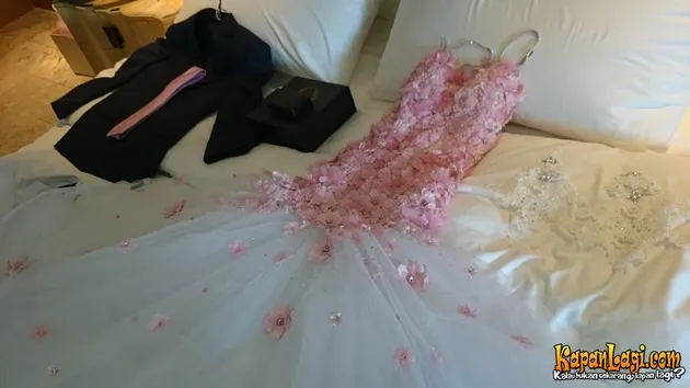 Foto Gaun Pernikahan Bella Shofie