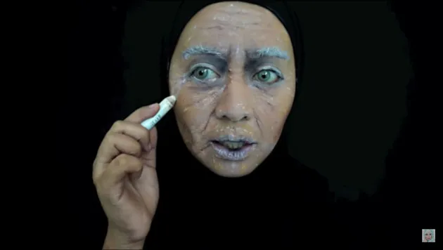 Nenek Mukena
