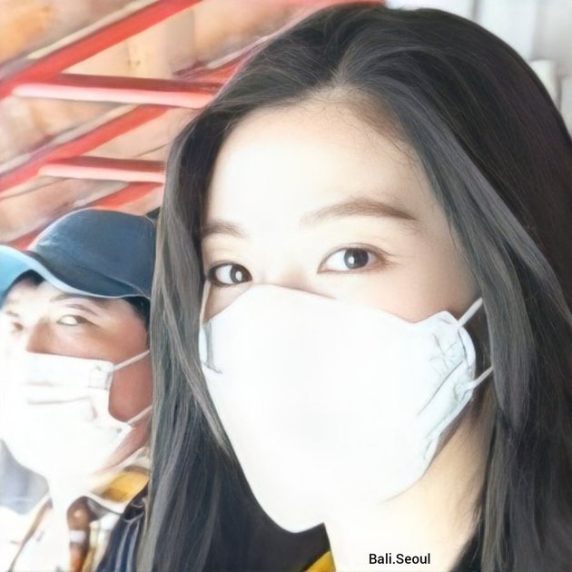 Irene's Photos in Bali Without Other Red Velvet Members, Relaxing Shopping at the Supermarket Using Sandals