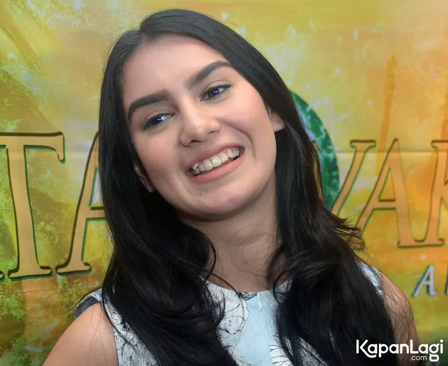 FOTO: IRISH BELLA TETAP OLAHRAGA SAAT PUASA, BERANI ...