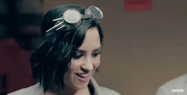Seperti biasa, Demi Lovato pamer karakter vokalnya yang powerful di lagu ini.