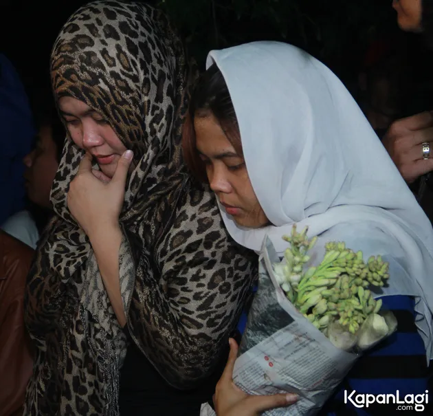 budi anduk, pemakaman budi anduk, tanpa nisan, nangis