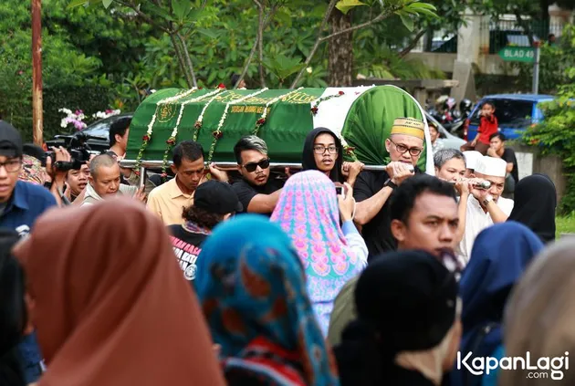 Pemakaman Renita Sukardi