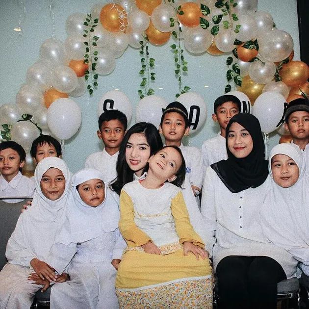 Buka Puasa Isyana Sarasvati