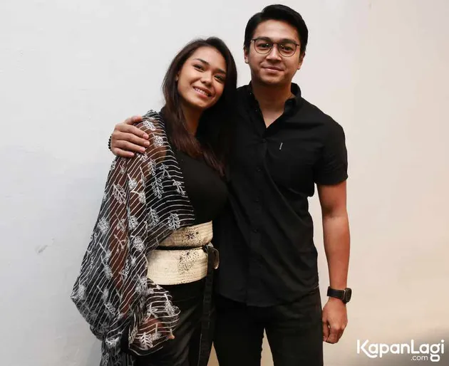 Adinia Wirasti - Deva Mahenra