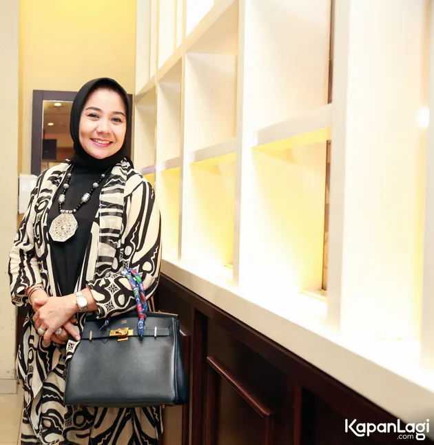 Nikita Willy - Yora Febrine