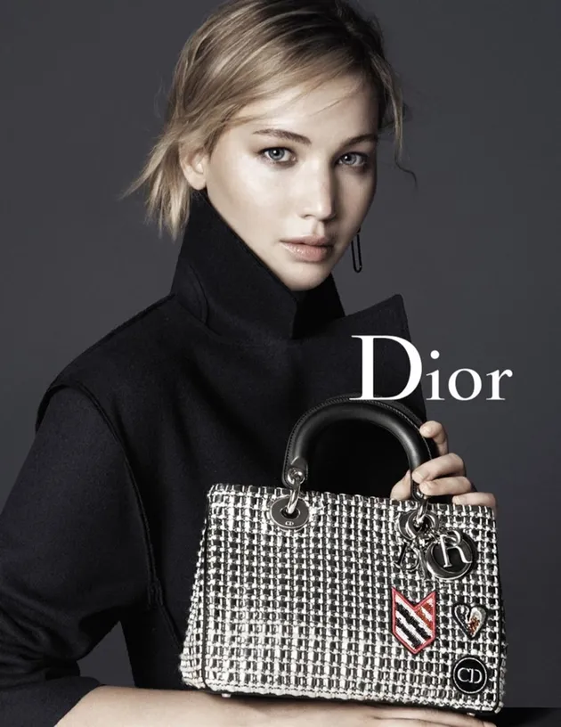 Jennifer Lawrence Jadi Model Tas Mahal