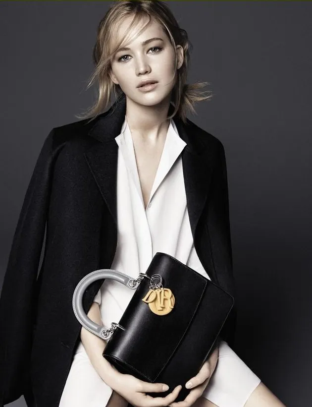 Jennifer Lawrence Jadi Model Tas Mahal