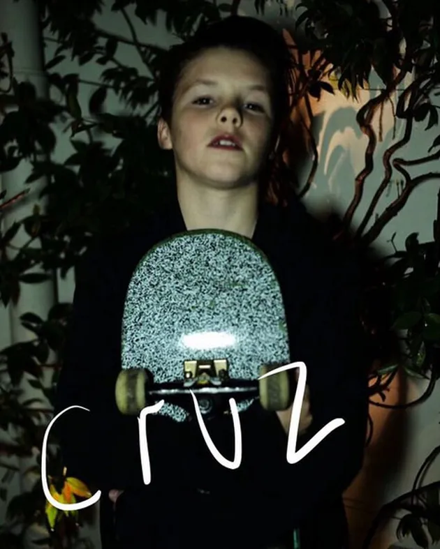 Cruz Beckham Jadi Penyanyi