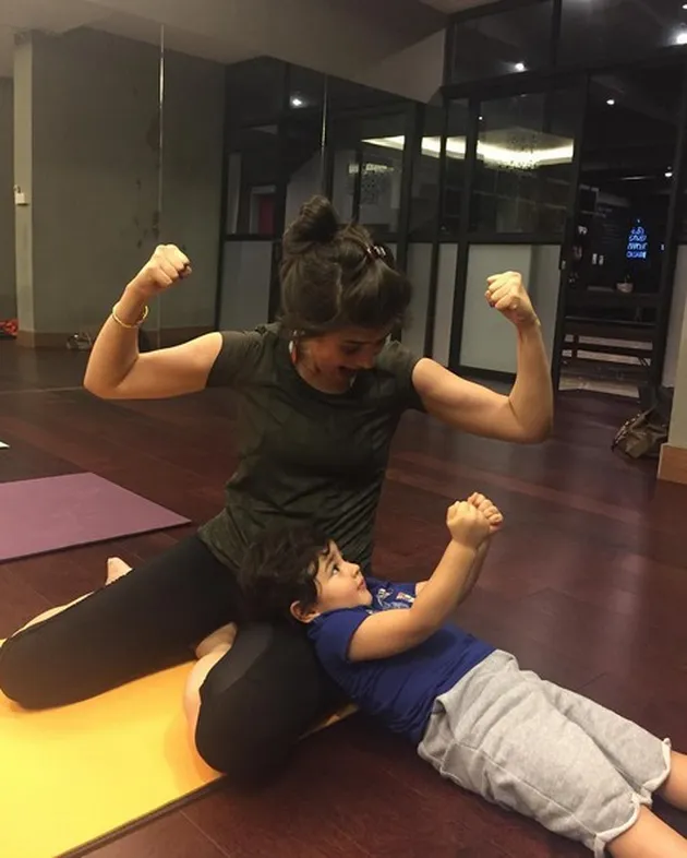 acro yoga, acroyoga, seleb acroyoga, apa itu acro yoga