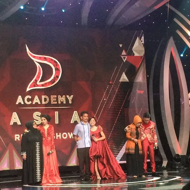Dangdut Academy Asia menyisakan tiga orang kontestan yakni Danang (Indonesia), Lesty (Indonesia) dan Shiha Zikir (Malaysia).