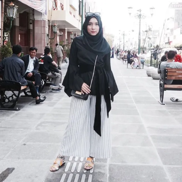 Outfit Zaskia Sungkar