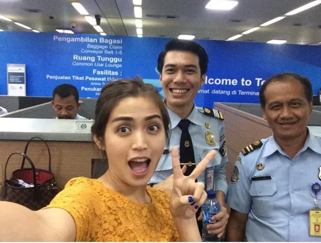 Jedar liburan ke singapura