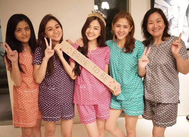 instagram.com/delfi_stefanus