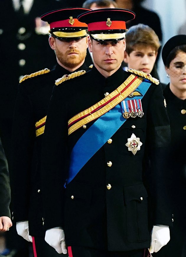 Photos of Queen Elizabeth II's Funeral, Prince Harry Allowed to Stand Guard in Military Uniform - David Beckham Comes to Pay Respects