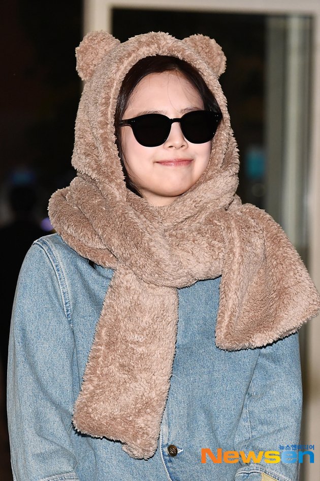 Foto Jennie BLACKPINK Becomes 'Bear' at the Airport, Super Cute