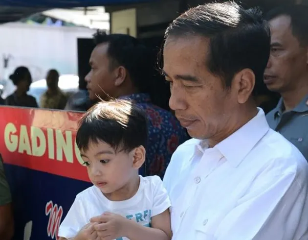 cucu jokowi dan jan ethes
