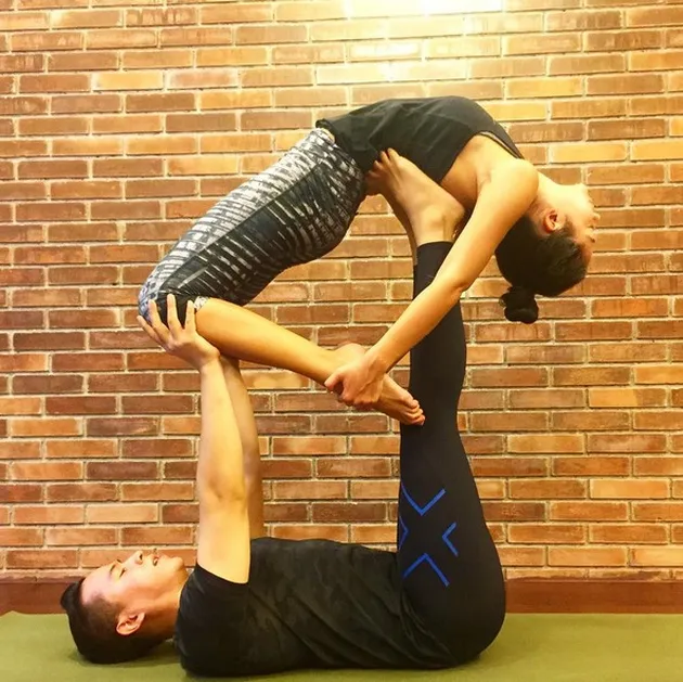 acro yoga, selebriti ikut acro yoga