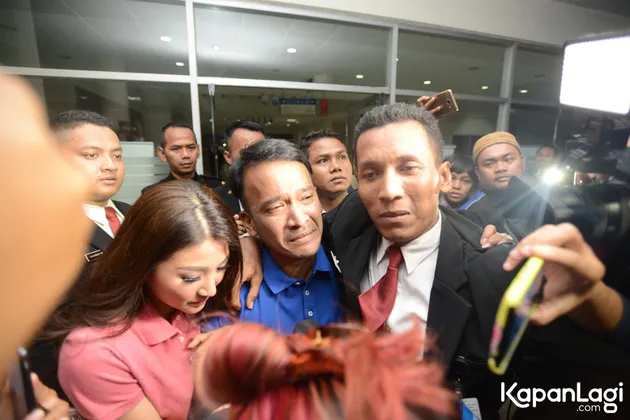 artis datang julia perez