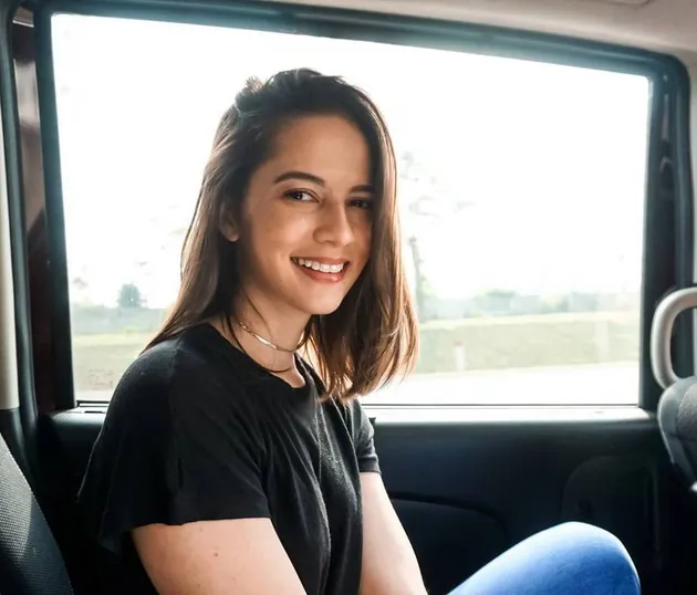FOTO: JURIA, MODEL DAN PENYANYI CANTIK 'KEMBARAN' PEVITA 