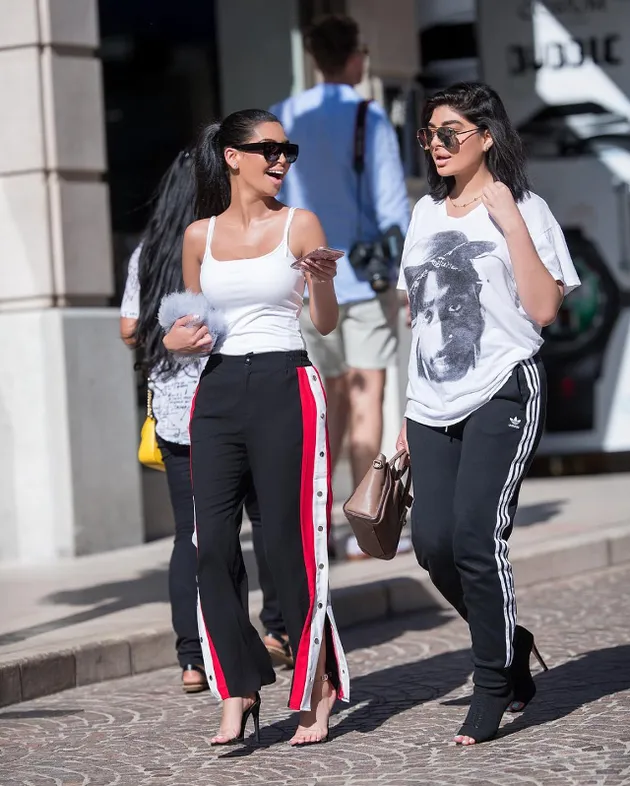 Kembaran Kim Kardashian & Kylie Jenner