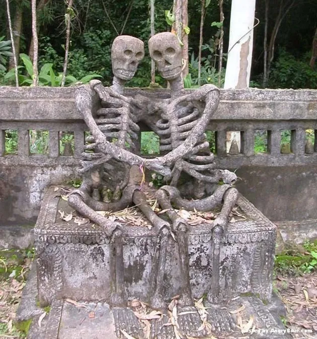Patung Paling Tak Lazim di Dunia