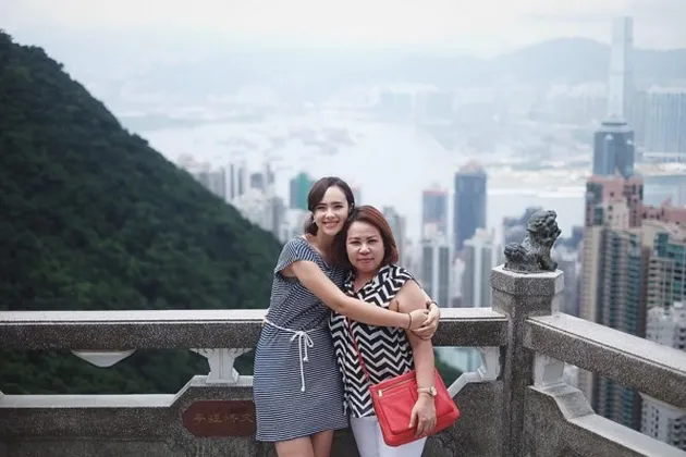 Pamela Bowie ke Hong Kong