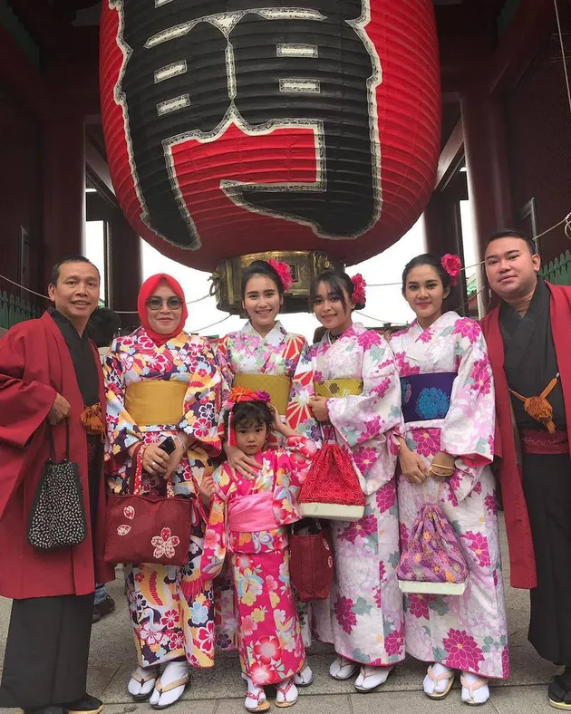 Ayu Ting Ting ke Jepang