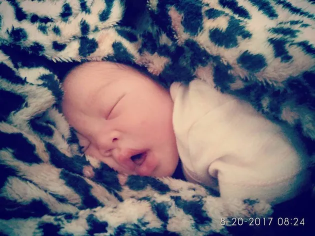 Pinkan Mambo Lahirkan Anak Keempat
