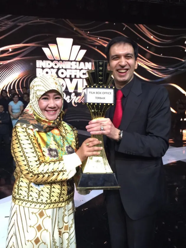 Surga Yang Tak Dirindukan