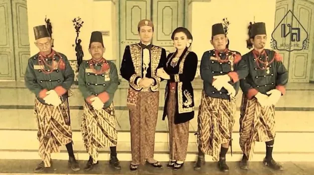 Foto Kebaya Kebaya Cantik Di Pernikahan Vicky Shu Sangat Njawani Kapanlagi Com