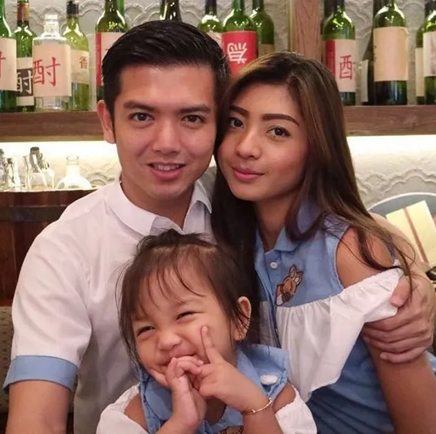 FOTO: KEBERSAMAAN KELUARGA KECIL NICKY TIRTA, HANGAT & HARMONIS