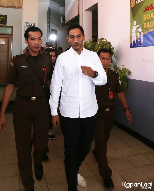 Sidang putusan Restu Sinaga ditunda