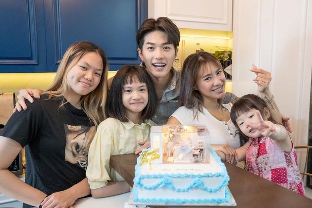 Lee Jeong Hoon's Close Relationship with Chloe and Zoe, His Stepdaughters, a Cool Dad with an Oppa Vibe