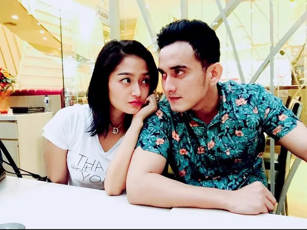 FOTO: KEDEKATAN SITI BADRIAH & HAYDAR ASSEGAF, TEMAN RASA ...