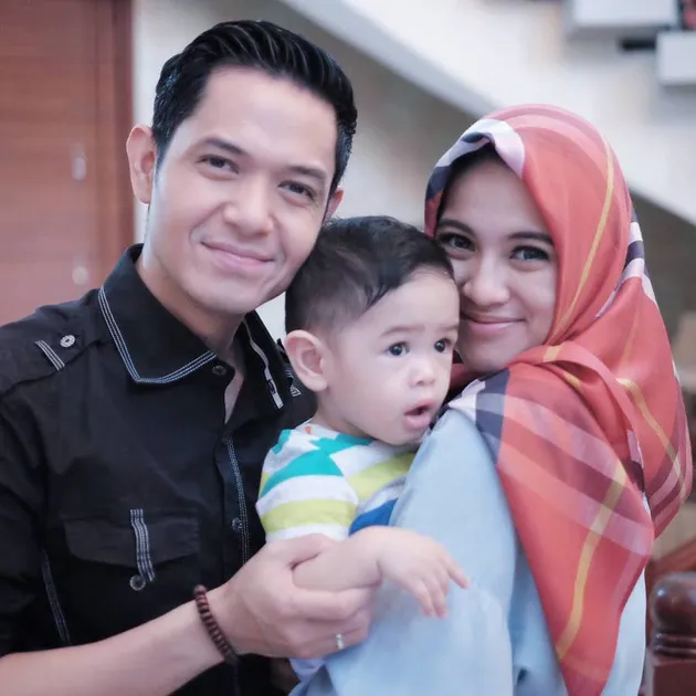 Keluarga Alyssa &amp; Dude Harlino