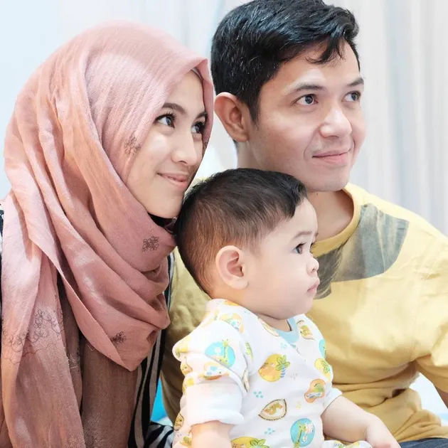 Keluarga Alyssa &amp; Dude Harlino