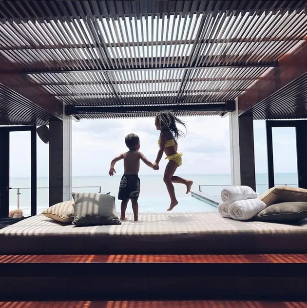 Irfan - Jennifer Bachdim di Bali