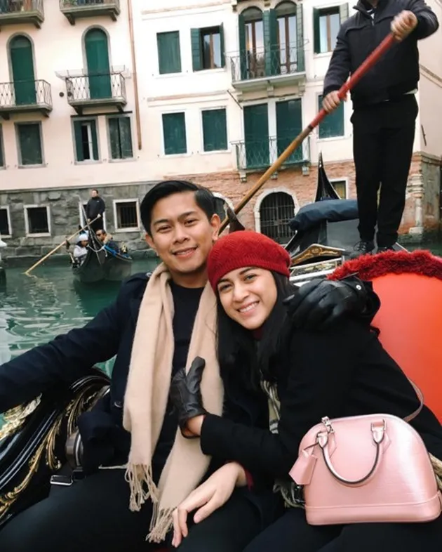 Bulan Madu Nina Zatulini ke Eropa