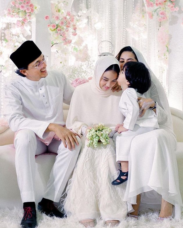 New Family Photo of Engku Emran with Wife and Stepchild, Aleesya's Smile Stands Out